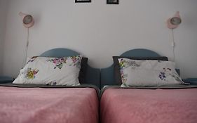 Niki Apartments